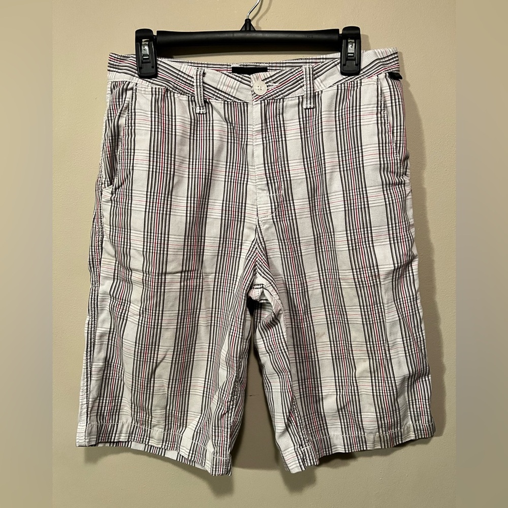 Men’s Vans Y2K plaid shorts size 30 waist in a cotton poly blend.